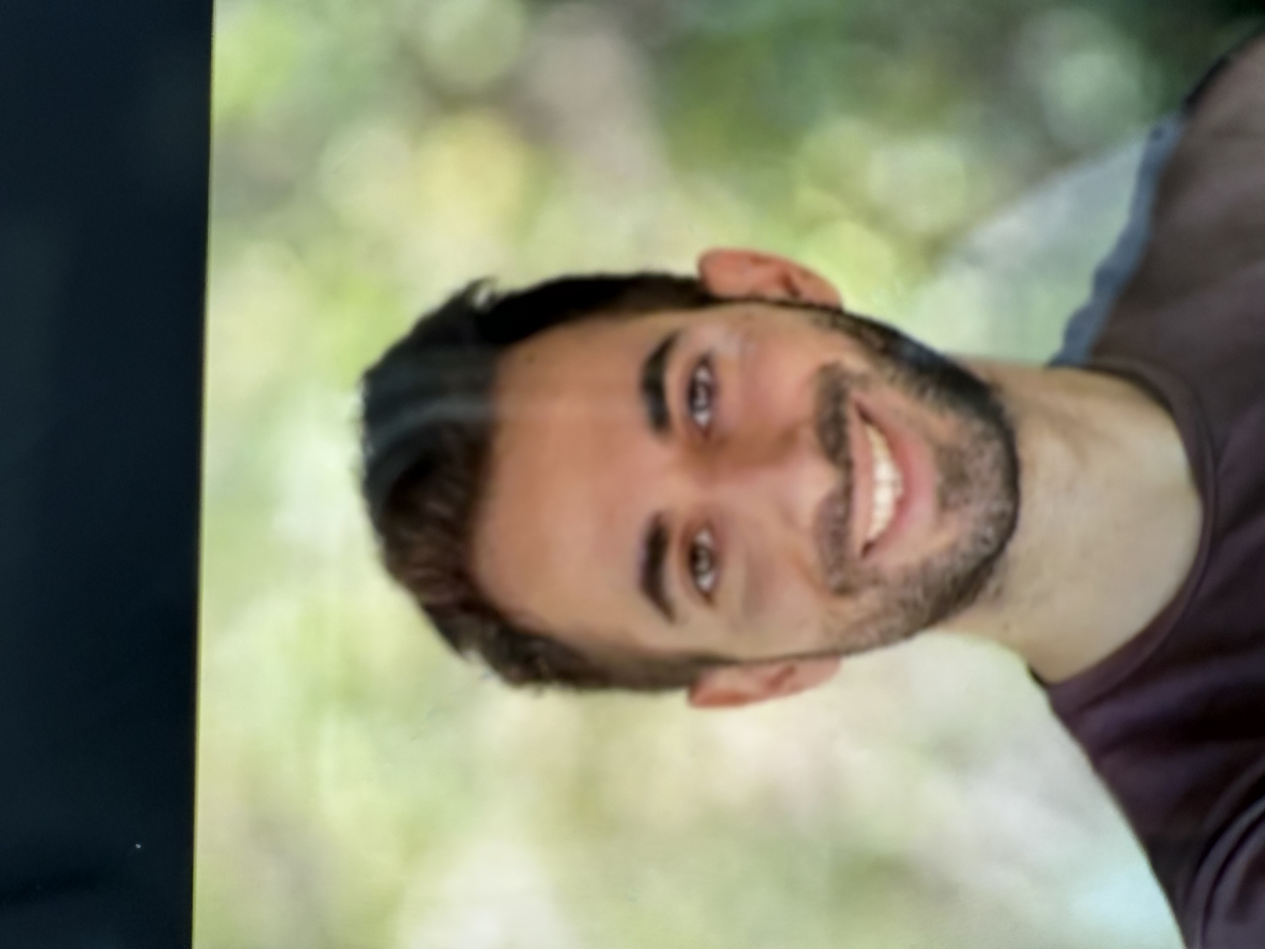 אלמוני גריינדר